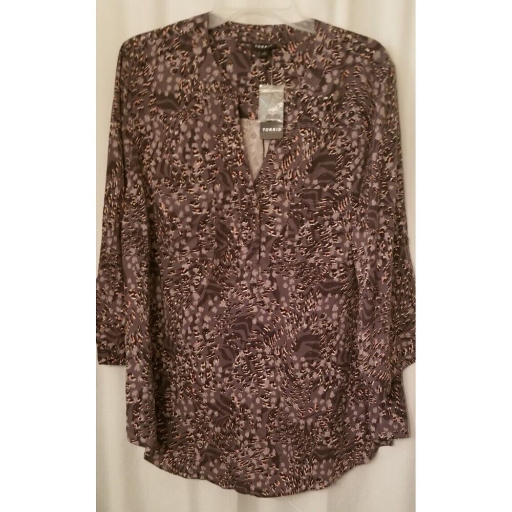 Torrid Women's Geometric Top NEW Tags Gray Black & Pink V-Neck Leozebra Torrid 1